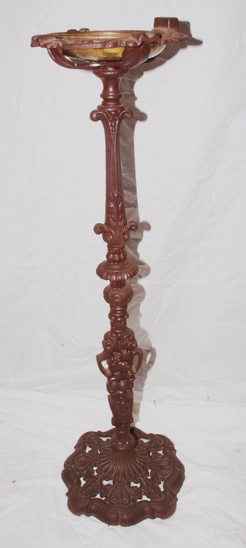 Cast iron floor ashtray (1 of 1)