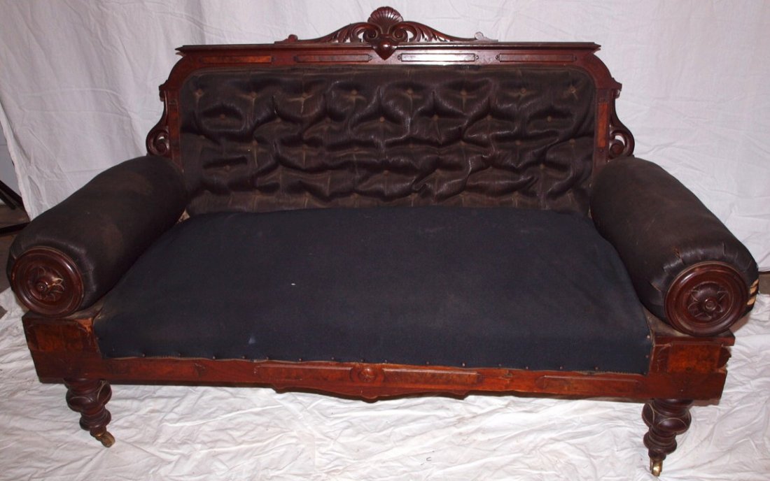 Victorian settee: Victorian settee