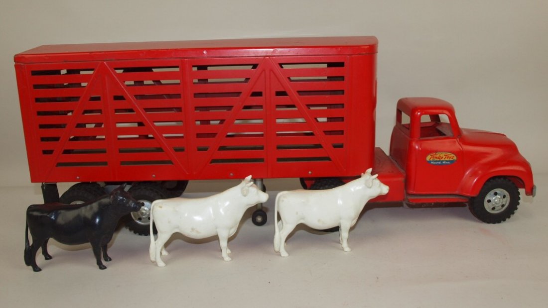 Tonka pressed stel cattle semi and 3 cows, 23 1/2": Tonka pressed stel cattle semi and 3 cows, 23 1/2"