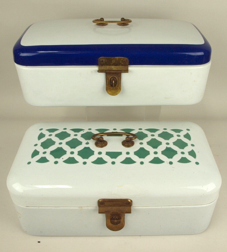 Lot of 2 Dutch German graniteware bread boxes, green &: Lot of 2 Dutch German graniteware bread boxes, green & white with repair