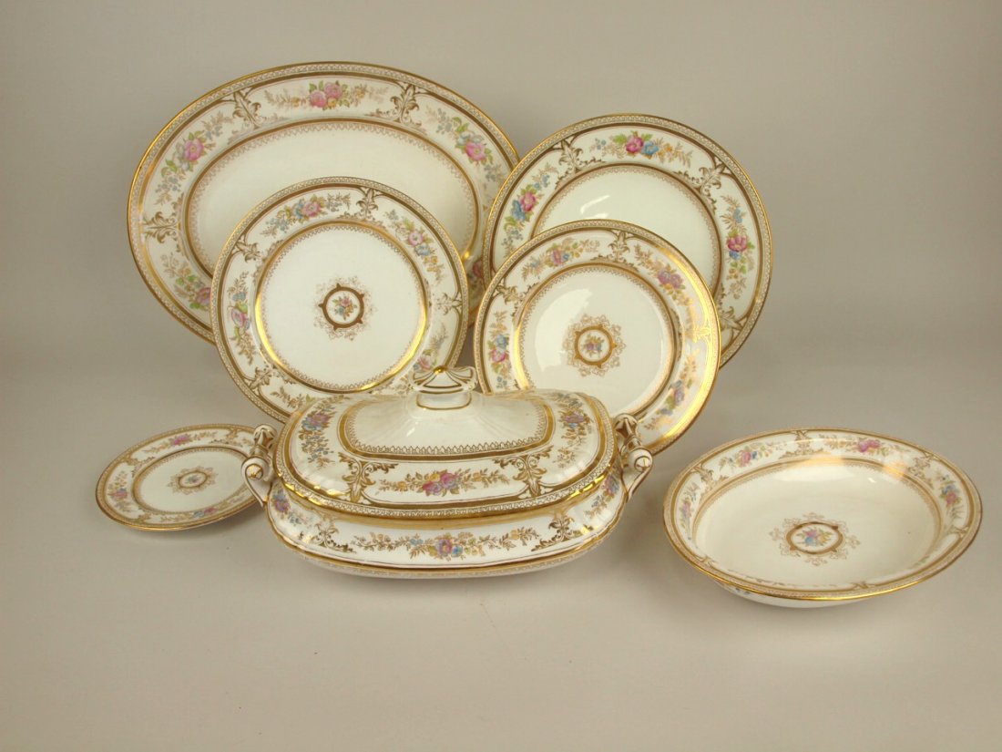 Wedgwood set of china: tureen, oval vegetable bowl, 15" (1 of 3)