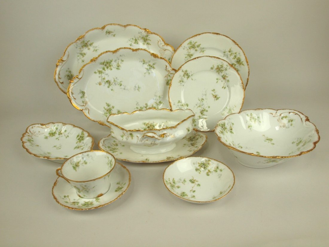 Thoedore Haviland set of china: sauce boat, pickle (1 of 3)