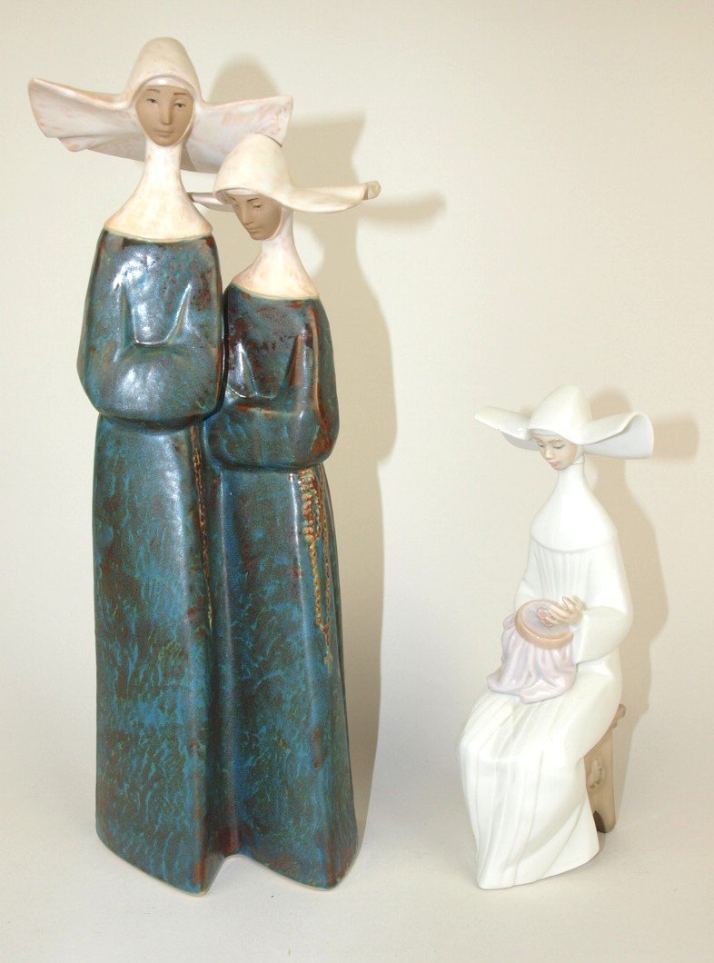 Lladro pair of nuns 13" and 8" (repair): Lladro pair of nuns 13" and 8" (repair)