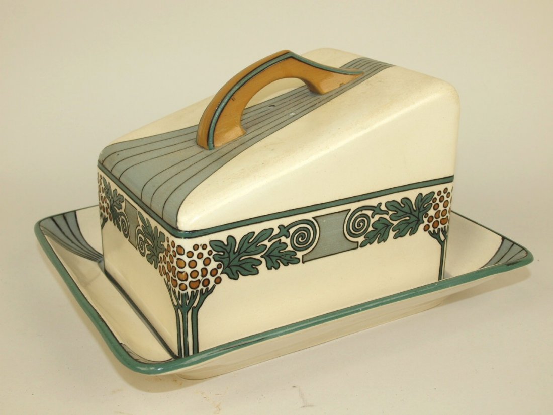 Villeroy & Boch Mettlach wedge shape cheese dish, glaze (1 of 1)