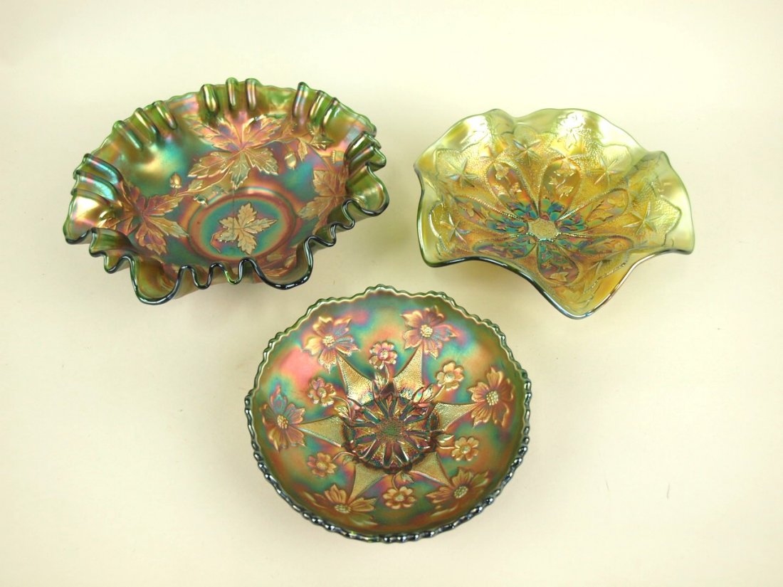 Carnival glass lot of 3 green bowls (1 of 1)