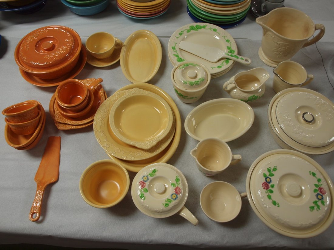 Homer Laughlin oven serve lot of 33 pieces: Homer Laughlin oven serve lot of 33 pieces