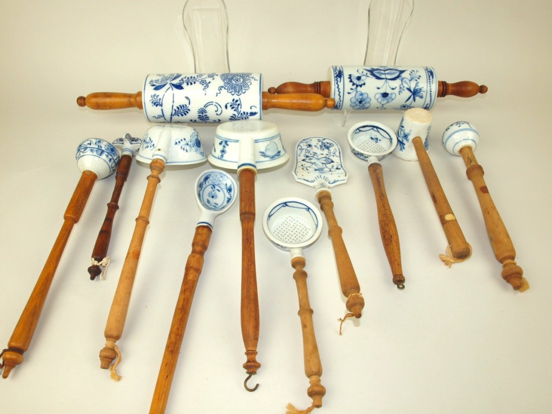 Blue & white lot of 2 rolling pins and 10 wood handled (1 of 8)