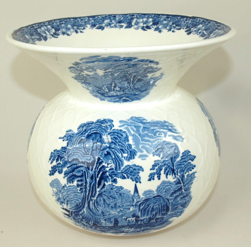 Wedgwood Woodland blue & white Staffordshire spittoon: Wedgwood Woodland blue & white Staffordshire spittoon