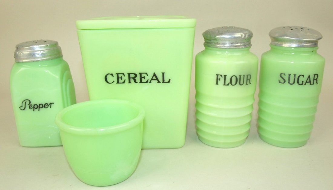 Jadeite lor of 5 pieces: cereal canister, egg cup, (1 of 1)
