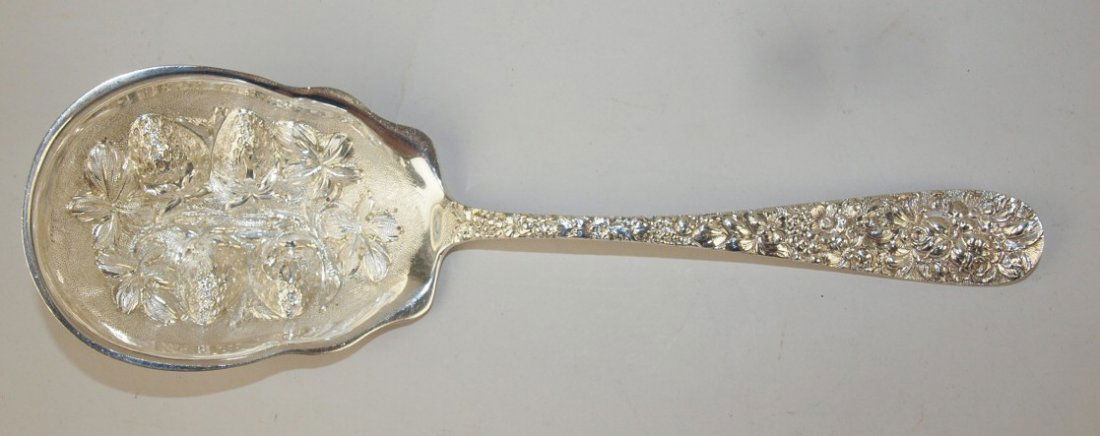 Steiff sterling silver princess pattern master berry (1 of 3)