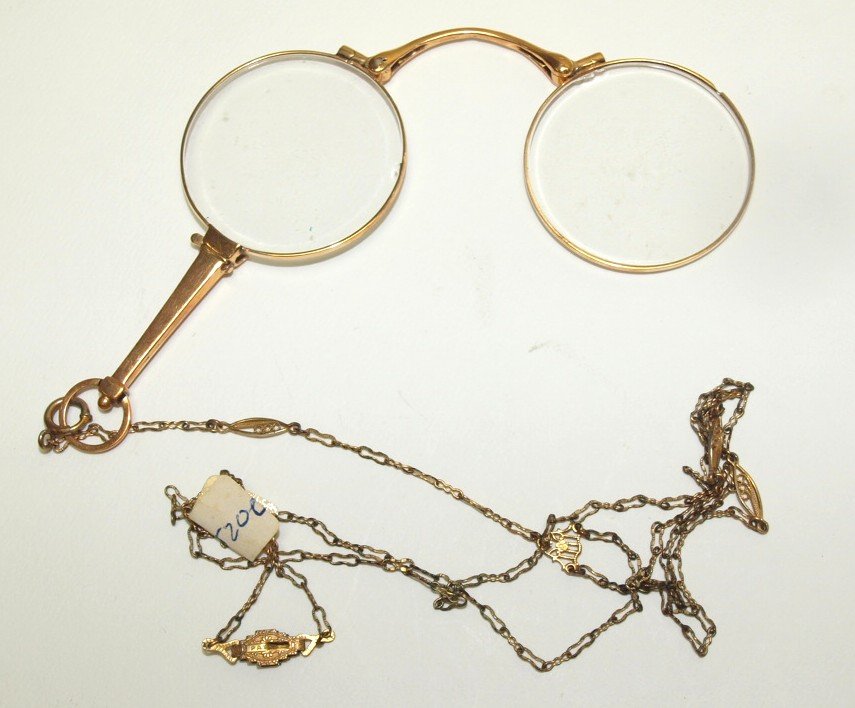 Antique ladies lorgnette folding eye glasses with chain (1 of 1)
