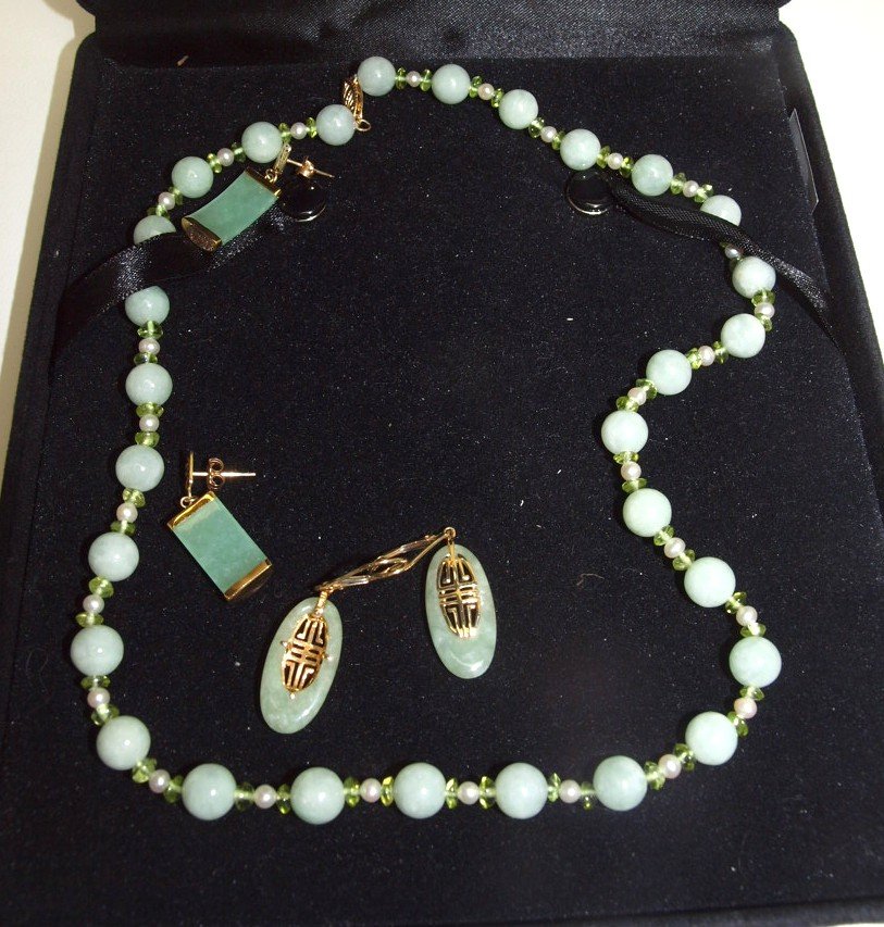 14kt Jade necklace and 2 pair earrings (1 of 1)