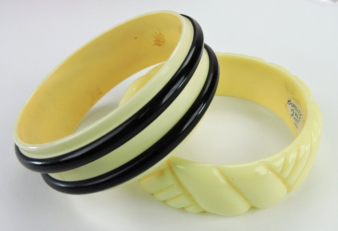 Bakelite lot of 2 ivory bangle bracelets (1 of 1)