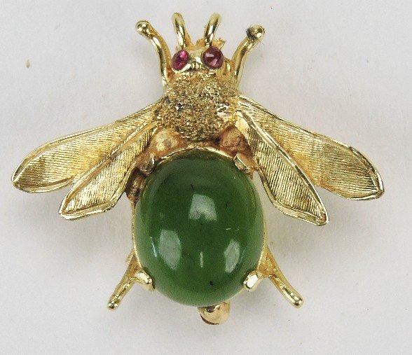 14kt yg and jade bee pin with ruby eyes (1 of 1)
