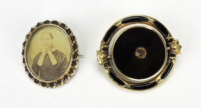 Lot of 2 Victorian brooch pins (1 of 1)