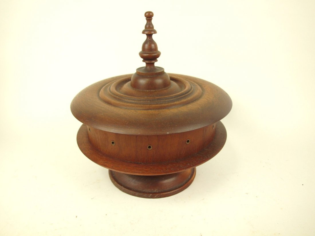 Wooden treen ware sewing and thread box, 9"d (1 of 2)