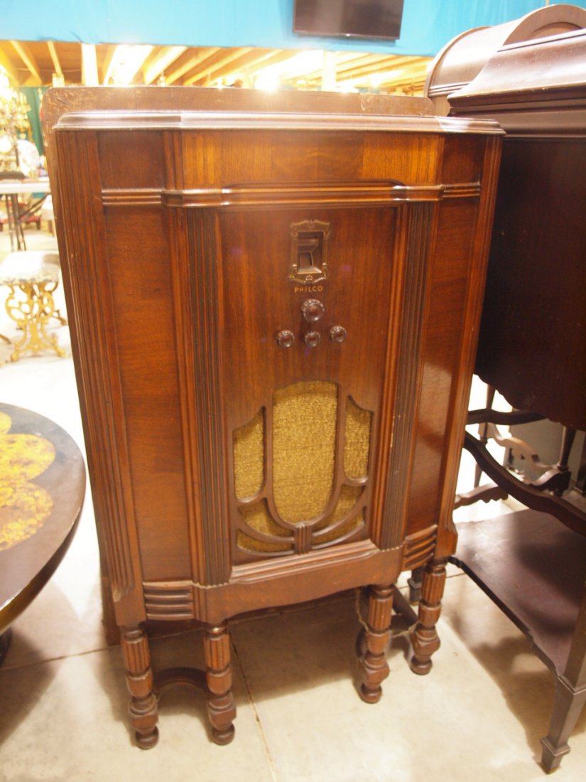 Philco floor model radio, Chassis type 19 (1 of 3)