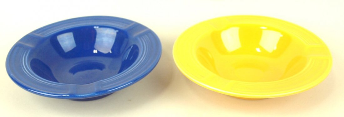 Fiesta ashtrays, cobalt and yellow (1 of 1)