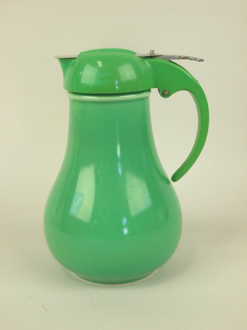 Fiesta syrup pitcher, green (1 of 1)