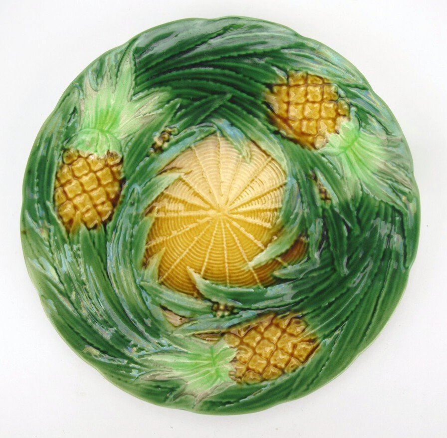George Jones majolica pineapple plate, 9" (1 of 1)