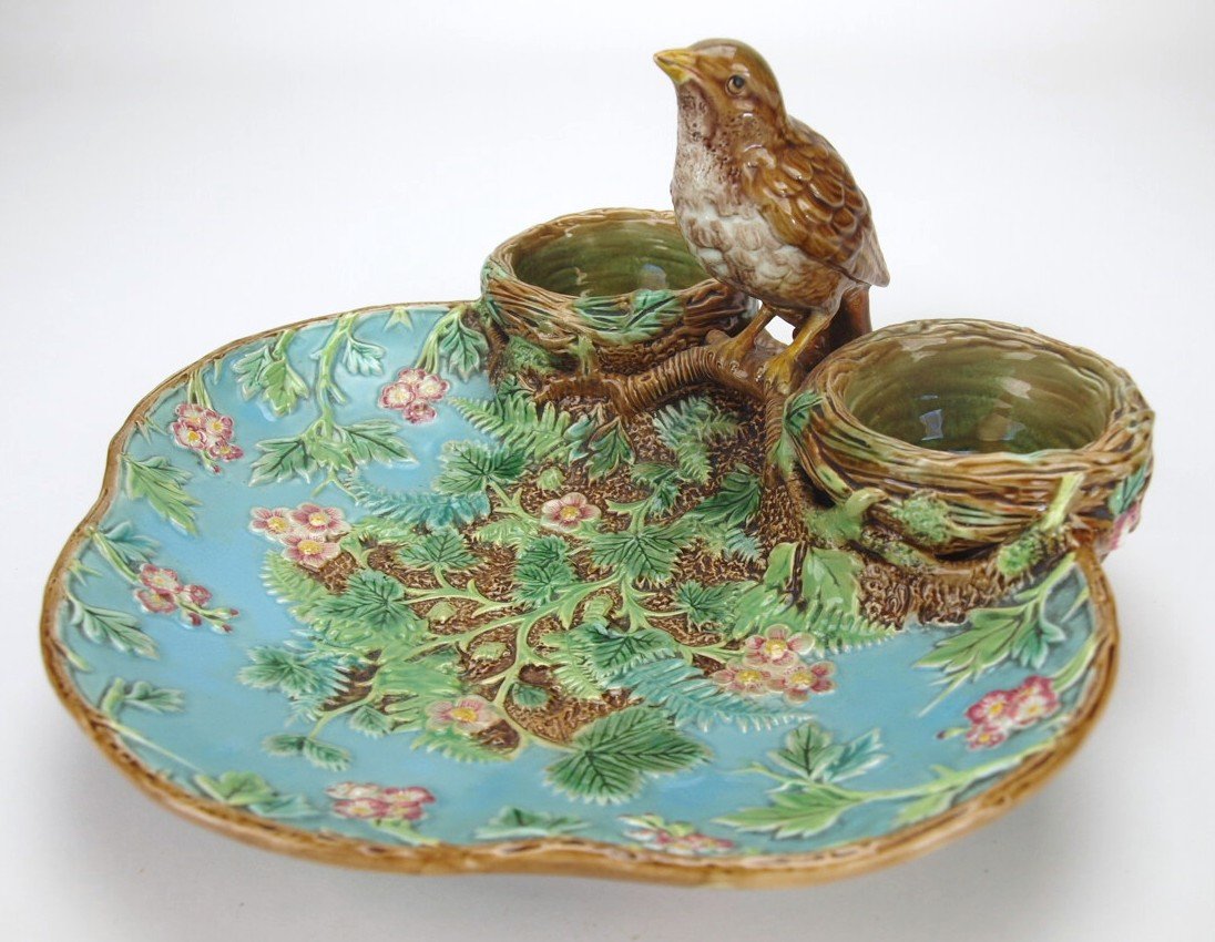 George Jones majolica strawberry server with thrush (1 of 1)