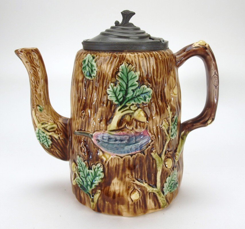 Majolica rustic teapot with hummingbird, oakd leaves (1 of 1)