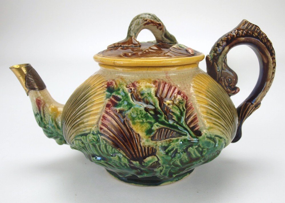 Majolica shells and coral on waves teapot, serpent (1 of 1)