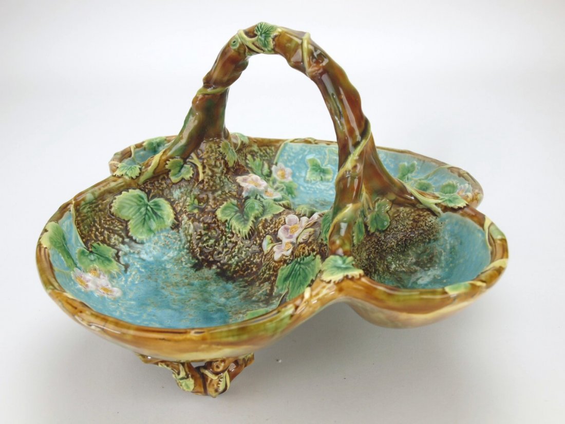 George Jones majolica 4 part strawberry server basket, (1 of 1)