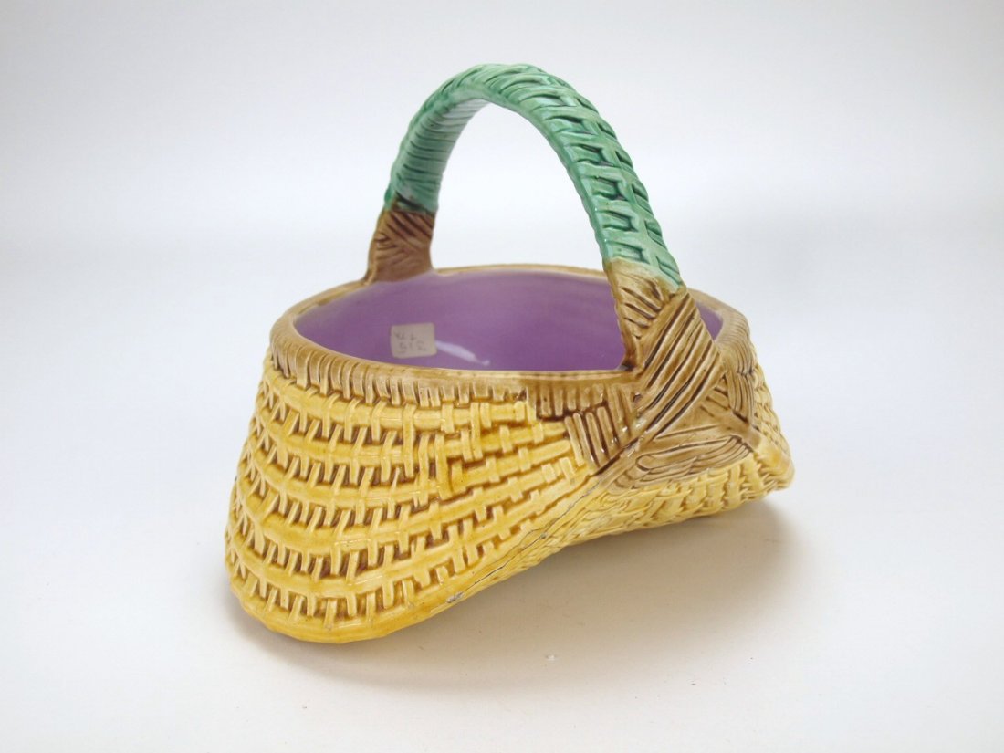 New England style buttocks majolica basket with pink (1 of 1)