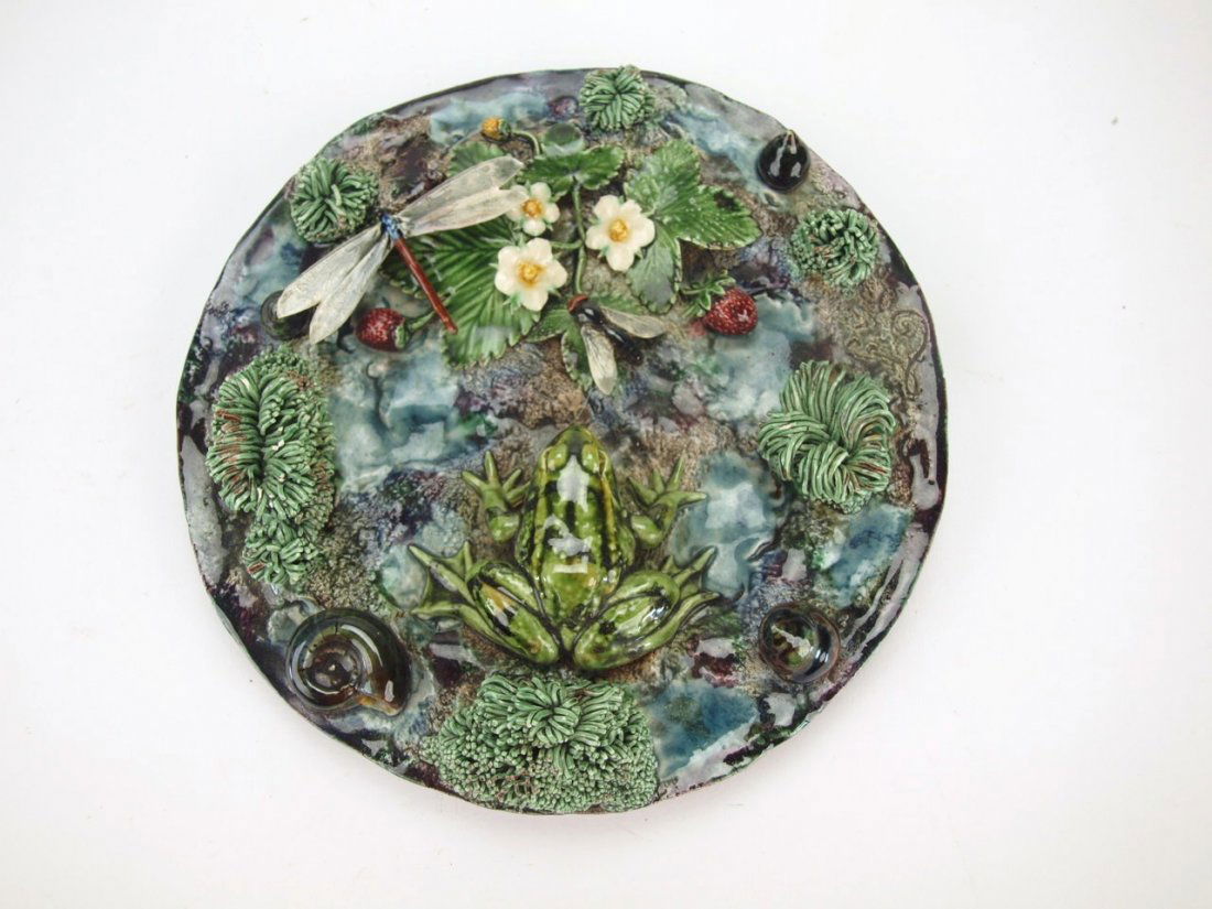 Geoffrey Luff contemporary Palissy round plaque with (1 of 1)