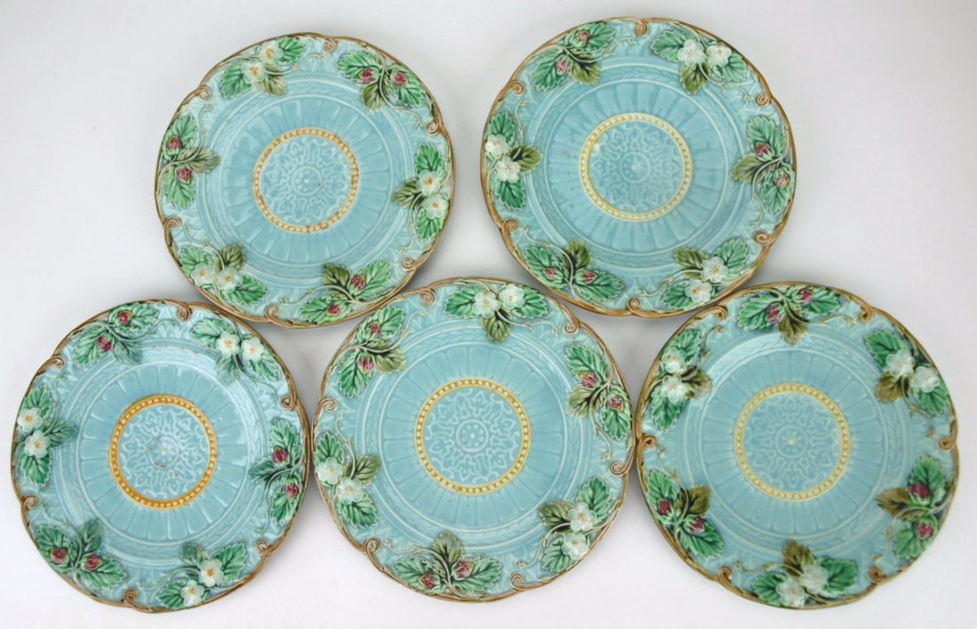 Sarreguemines majolica set of 5-8" turquoise strawberry: Sarreguemines majolica set of 5-8" turquoise strawberry plates