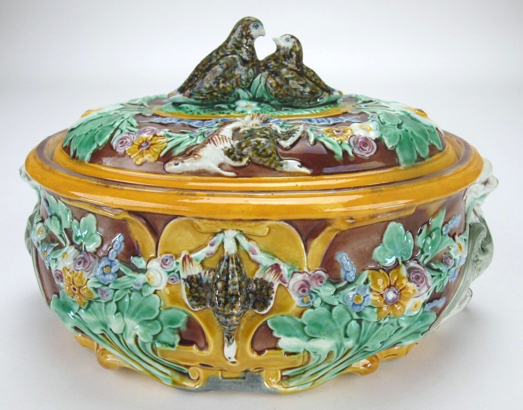 Wedgwood majolica large lovebirds game dish, 11": Wedgwood majolica large lovebirds game dish, 11"