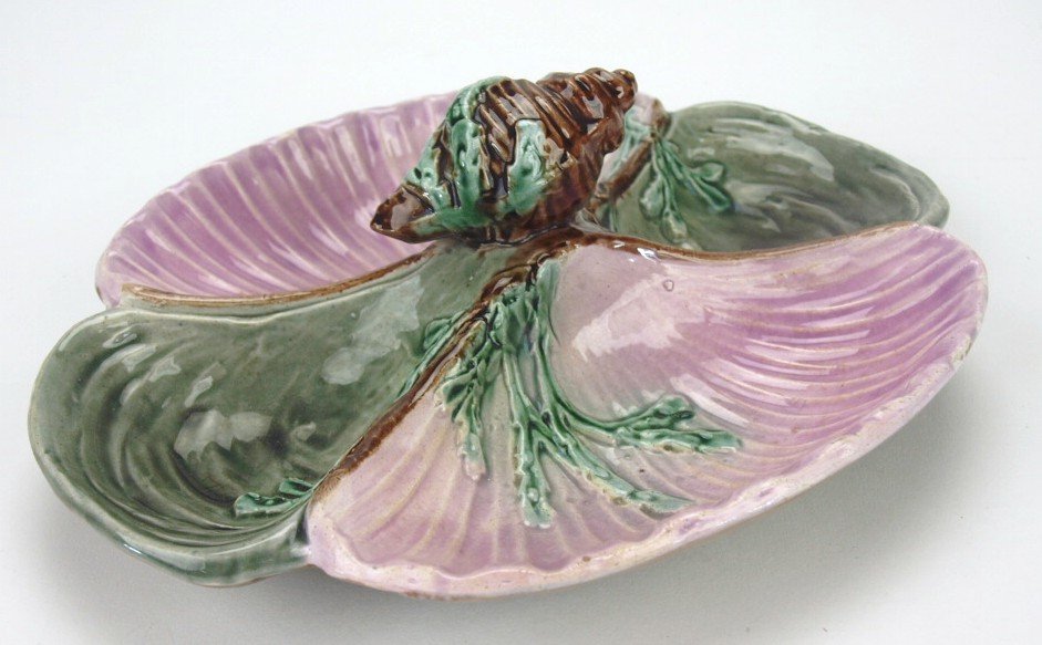 Majolica 4 part shell server with shell handle, 9" (1 of 1)