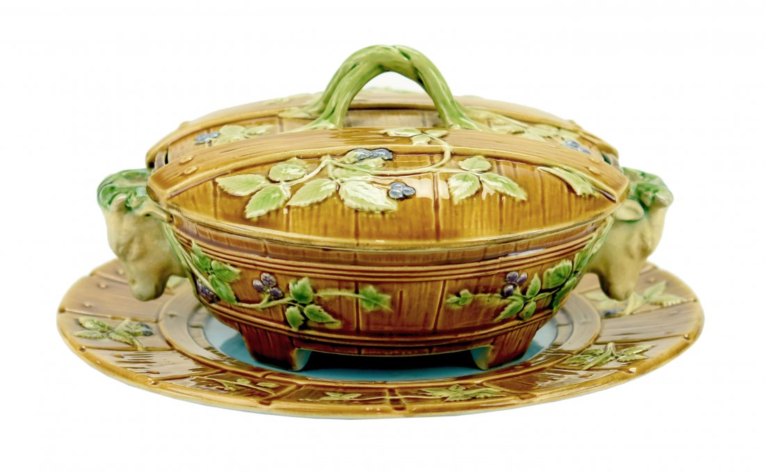 An Excellent Quality Minton Majolica Butter Dish (1 of 1)