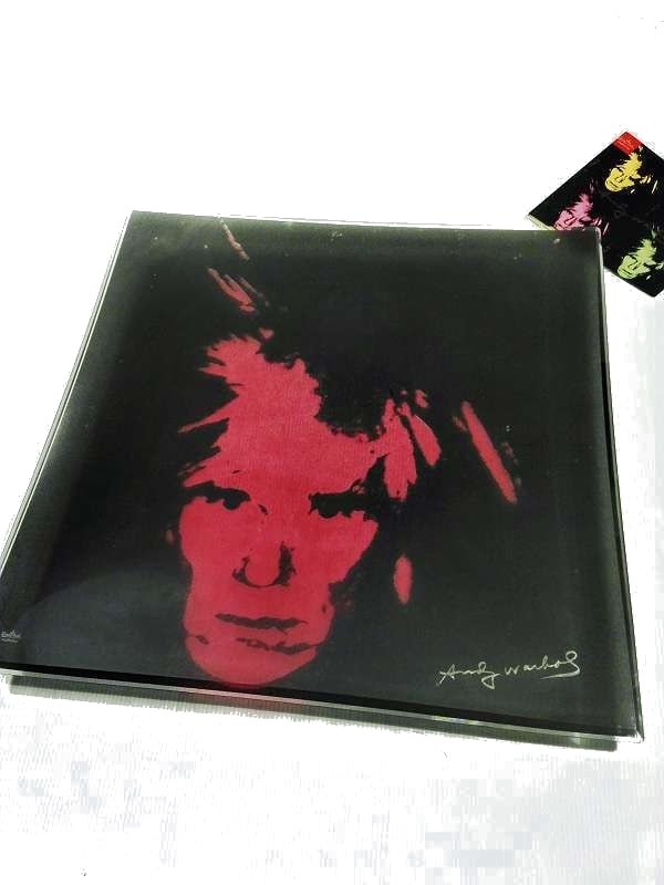 Andy Warhol, Rosenthal Studio Line 2011 Glass Plateo: After Andy Warhol (1928-1987) - Printed signature Beveled edge, concave glass plate.\'Andy Warhol\' printed signature and the manufacturer\'s mark. \'Rosenthal studio-line.Original Box, sleeve and boo