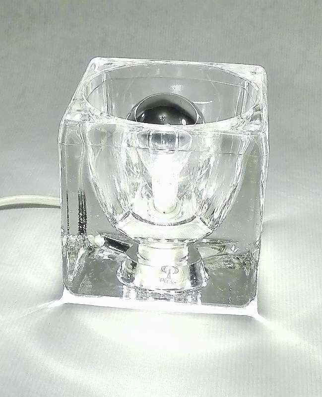 Peill & Putzler | Ice Cube Lamp | 70s: Designer Ice Cube lamp made by Peill & Putzler Produced by: Peill & Putzler, West Germany Model: Ice Cube, 1970 Dimensions Height: 10 cm Width: 10 cm Depth: 10 cm Marked on the bottom and includes lig