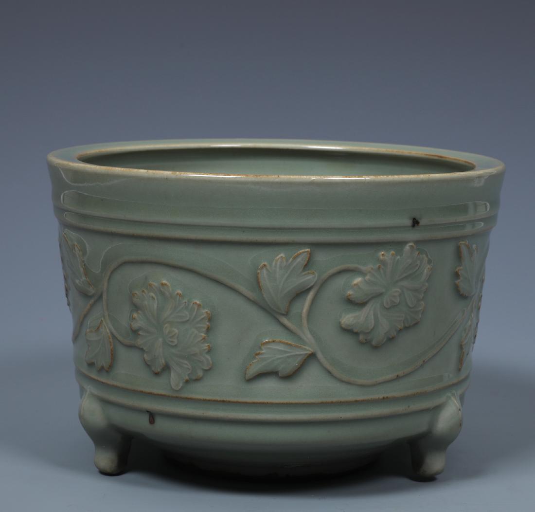 A SUPERB LONGQUAN CELDON  VASE (1 of 10)