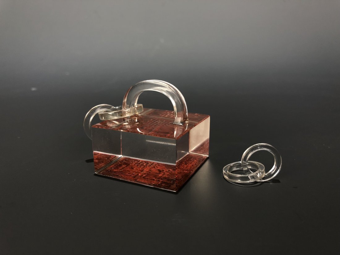 A RARE CHINESE CRYSTAL SEAL WITH LOOP CHAIN (1 of 7)