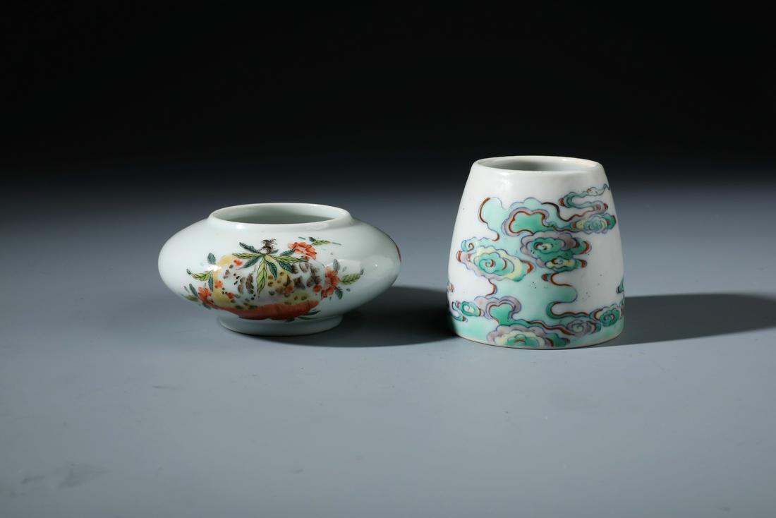 Two  Chinese Wucai Porcelian Brush Washers (1 of 7)