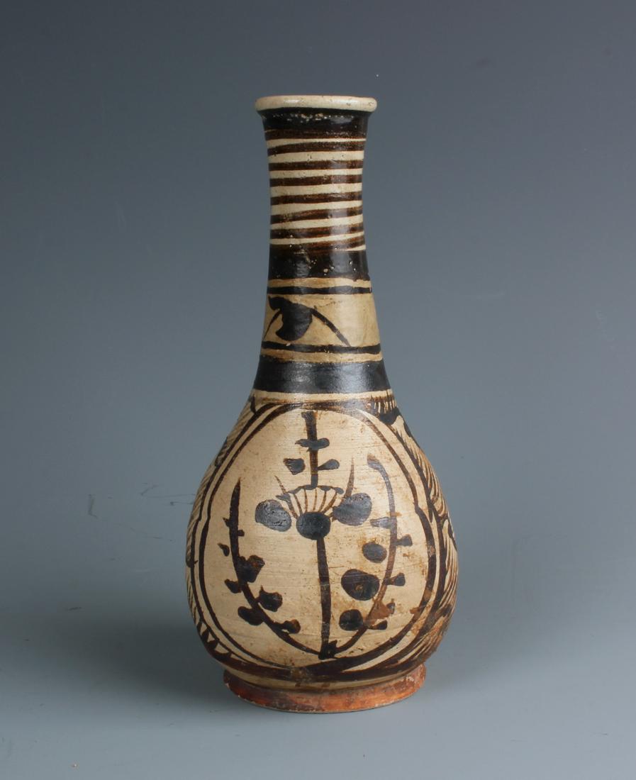 A Highly Important CIZHOU Long Bottle Vase (1 of 4)