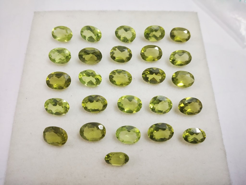 17.6 ct Natural Green Oval Peridot Gemstone Lot: Natural Green Oval Peridot Gemstone Wholesale Lot~~MM Size 7 X 4 X 3~~50 % Combine Shipping Discount