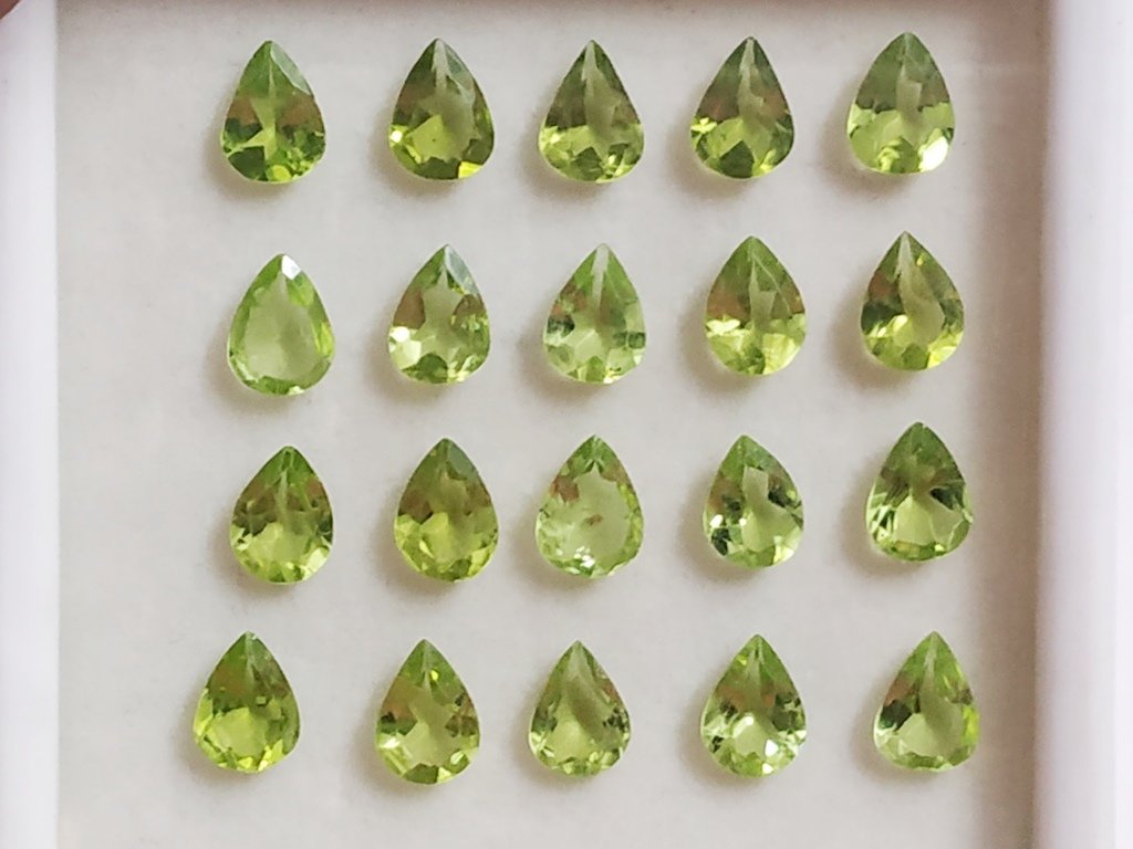 17.91 ct Pear Cut Natural Olive Green Peridot Lot: Pear Cut Natural Olive Green Peridot Wholesale Lot~~MM Size 8 x 6 x 3~~50 % Combine Shipping Discount