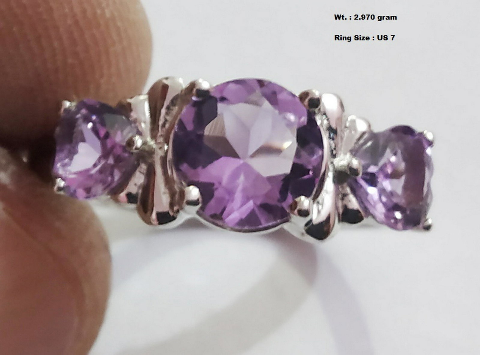 925 Sterling Silver Ring with Natural Amethyst: Wt : 2.970 gram Ring Size : US 7