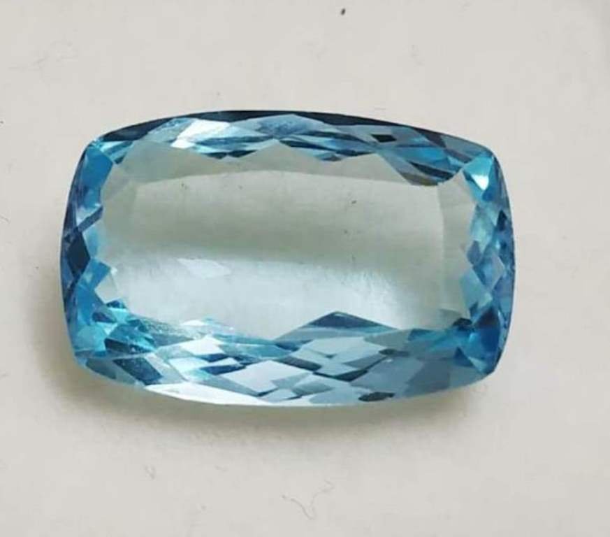 6.18 ct Natural Emerald Cut Blue Topaz: Natural Emerald Cut Blue Topaz~~14 x 9 x 5~~
