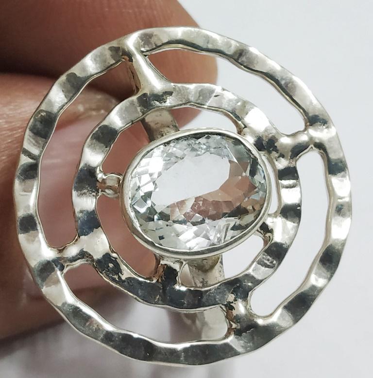 925 Sterling Silver Ring with Natural Quartz: Wt : 8.100 gram Ring Size : US 8.5