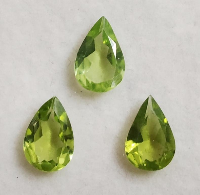 3.14 ct Pear Cut Green Natural Peridot Lot: MM SIZE = 9 x 6 x 3