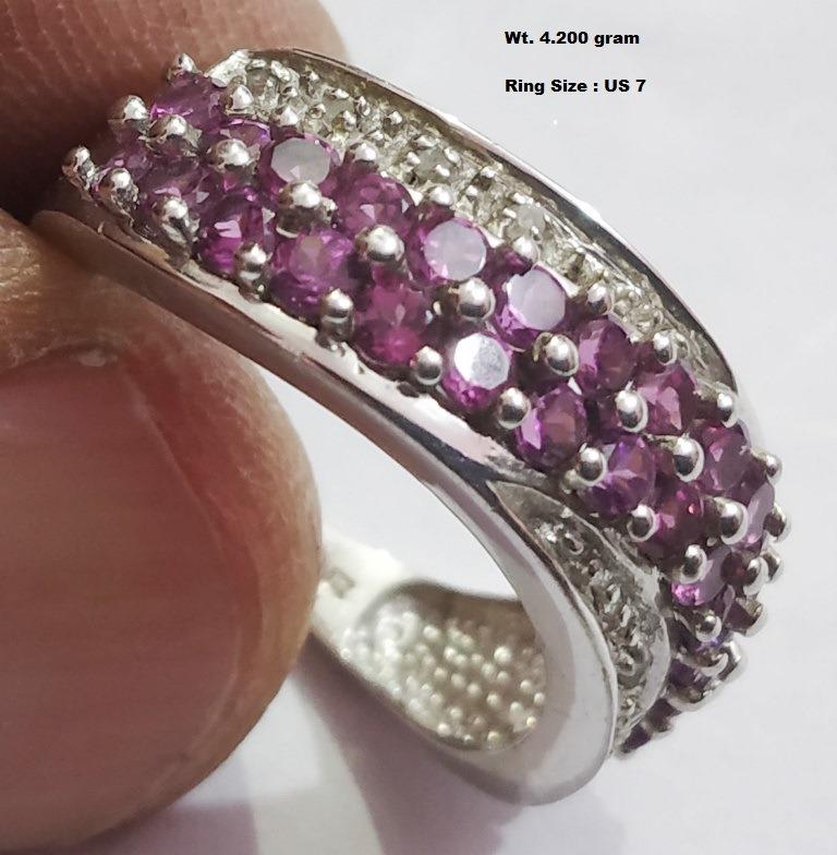 925 Sterling Silver Ring with Natural Rodholite Garnet: Wt : 4.200 gram Ring Size : US 7