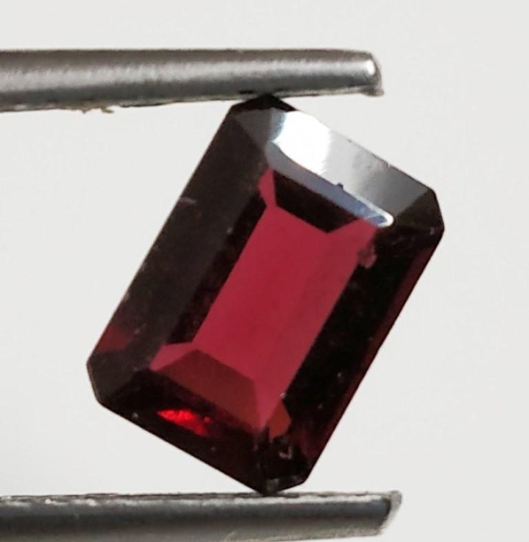 1.68 Ct Emerald Cut Natural Hessonite Garnet: MM SIZE = 8 x 5 x 3