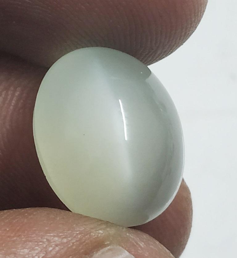11.93 ct Oval Cabochon Natural Cat's eye Moonstone: MM SIZE = 15.57 x 12.33 x 8.61