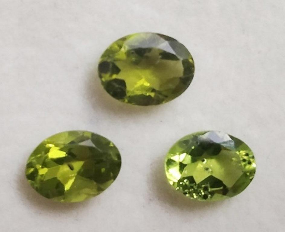 3.94 ct Oval Cut Natural Green Peridot Wholesale Lot: Oval Cut Natural Green Peridot Wholesale Lot~~MM Size 8 x 6 x 4~~